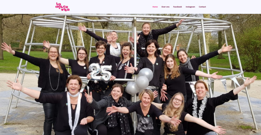 Energetic Female Brass Band — Dameskapel La Dolce Vita 1